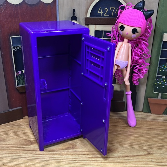 Lalaloopsy Little Doll and Storage Cabinet - Picture 4 of 6